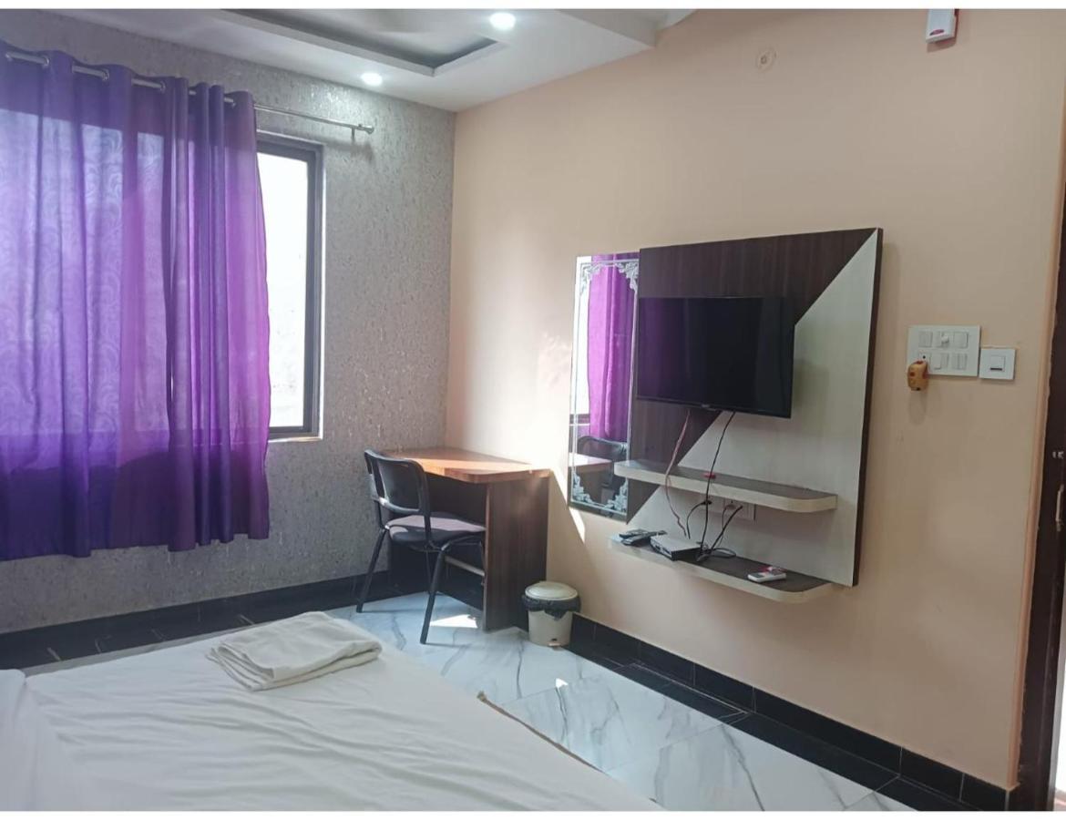 Shivam Hotel, Gorakhpur Exterior foto