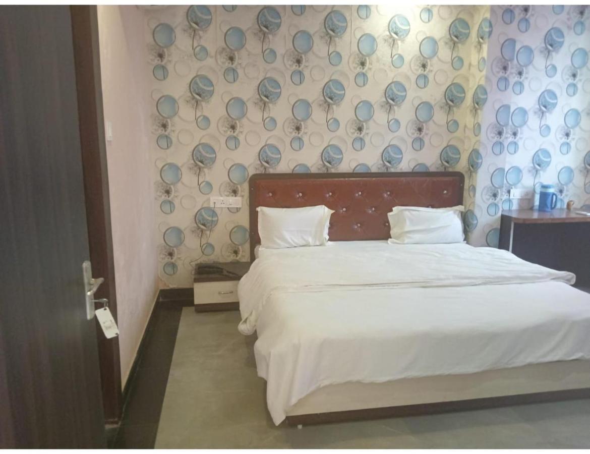 Shivam Hotel, Gorakhpur Exterior foto